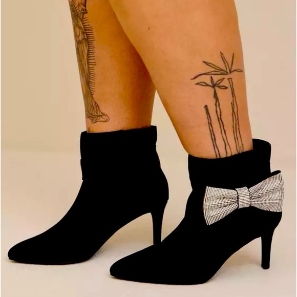 TORRID Rhinestone Bow Stiletto Bootie NWT! 9WW - Picture 1 of 6
